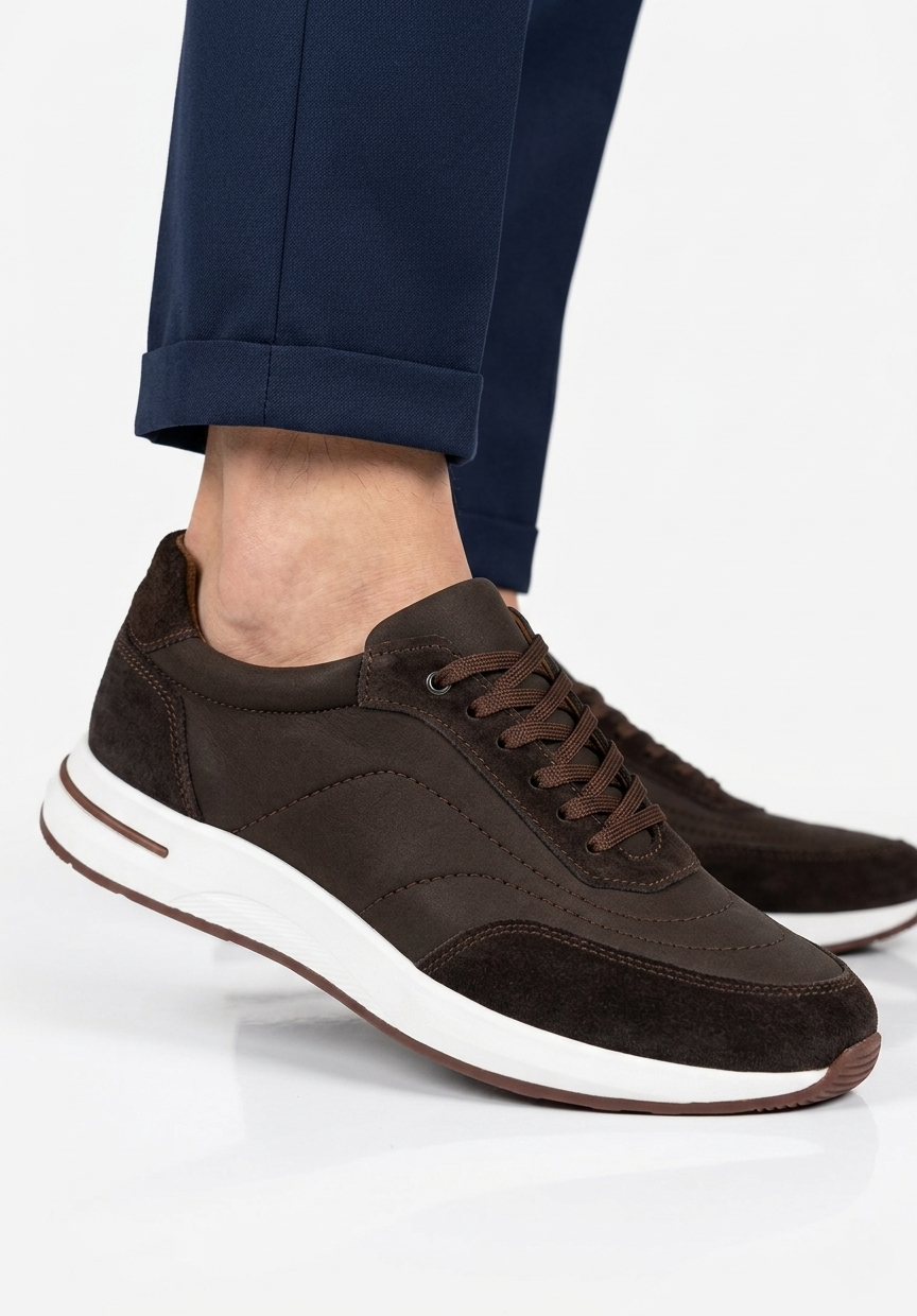 Week and Walk Sneaker